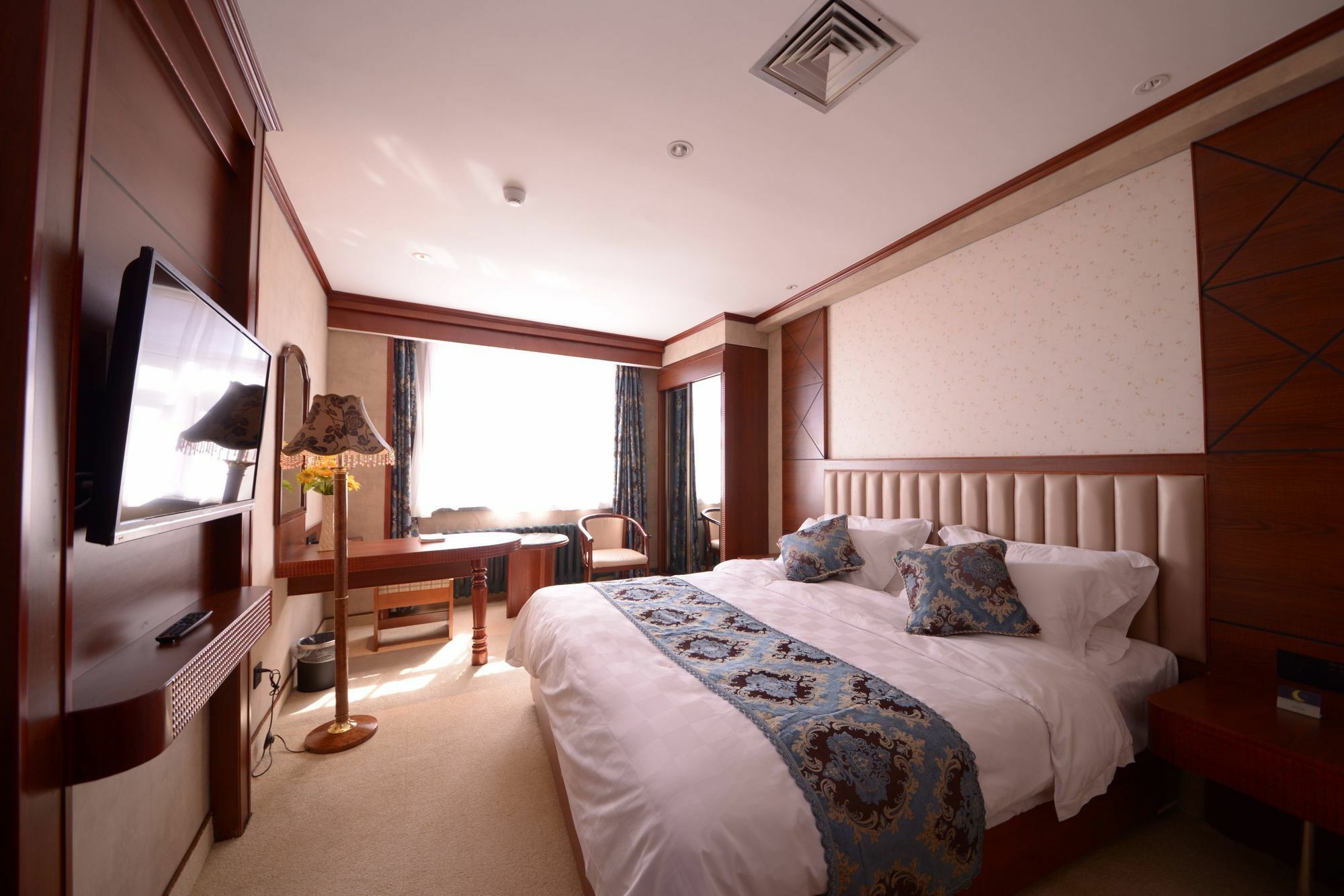 Harbin Bremen Train Station Hotel Экстерьер фото